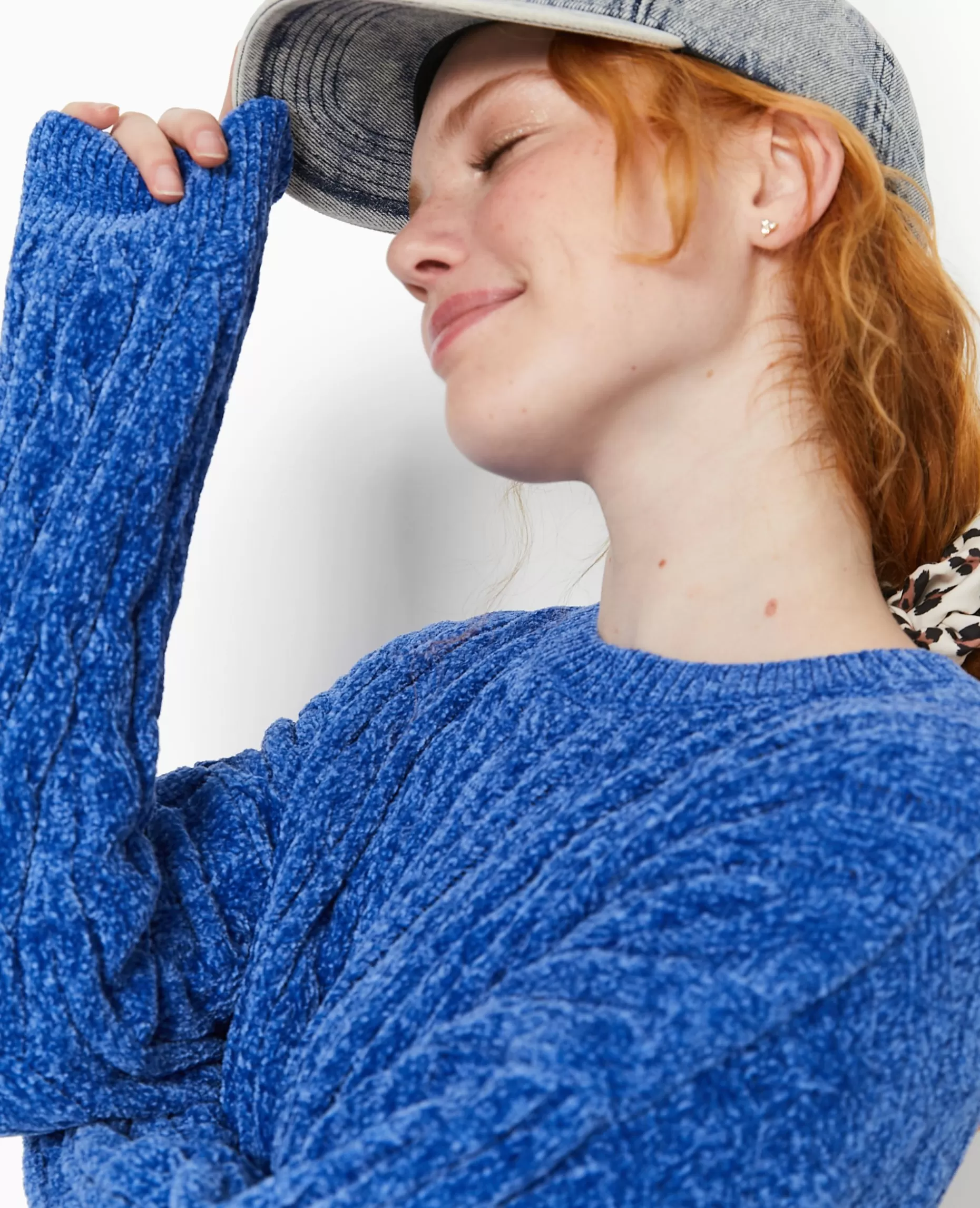 Shop Pimkie Pull Col Rond En Maille Chenille Torsadée - bleu électrique